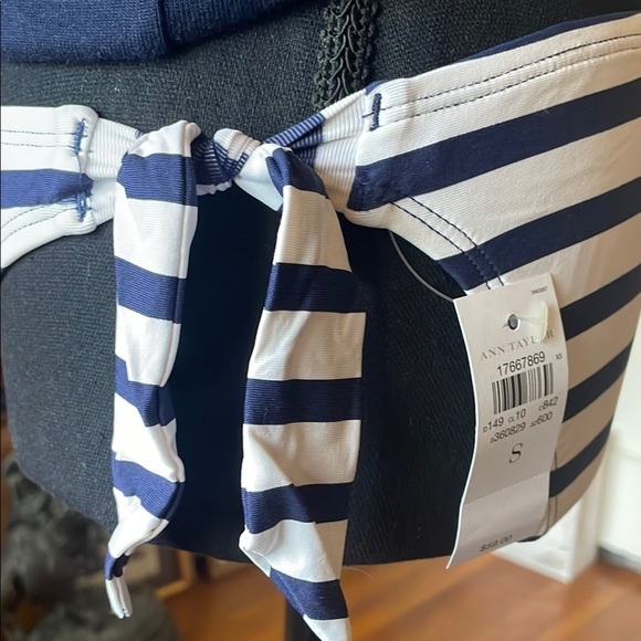 ☀️🕶️ Ann Taylor Blue and White Bikini Swimwear☀️🕶️ - Picture 9 of 15